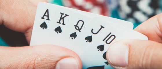 Mâini de poker câștigătoare